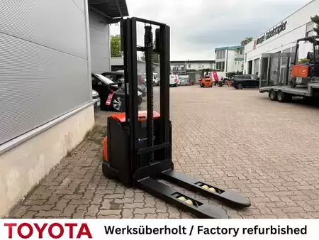 Wózek wysokiego podnoszenia 2017  Toyota SWE 120 / Akku neu! (3)