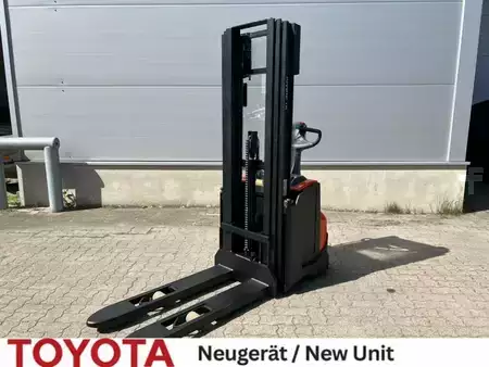 Hochhubwagen 2026  Toyota SWE 120, Neu! (1)