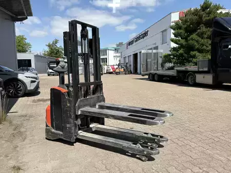 Hochhubwagen 2020  Toyota SWE 200 D (3)