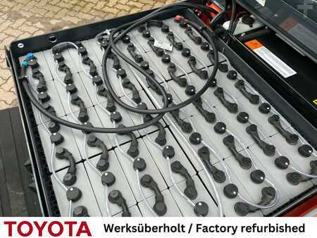 Elektryczne 4-kołowe 2018  Toyota 8 FBMT 30 / Akku überh.! (8)