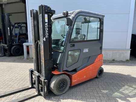 Elektryczne 4-kołowe 2020  Toyota 8 FBMT 25 (1)