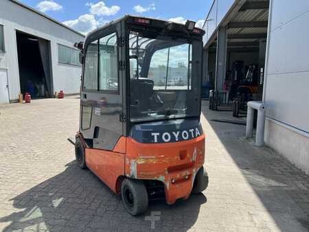 Elektryczne 4-kołowe 2020  Toyota 8 FBMT 25 (2)