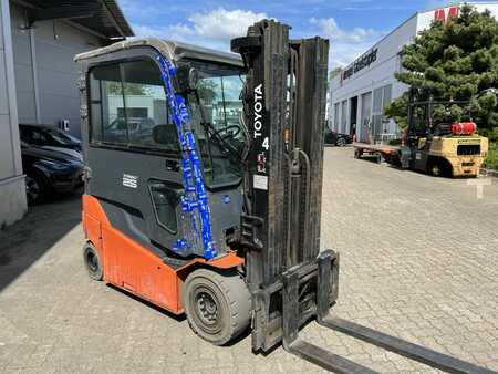 Elektryczne 4-kołowe 2020  Toyota 8 FBMT 25 (3)