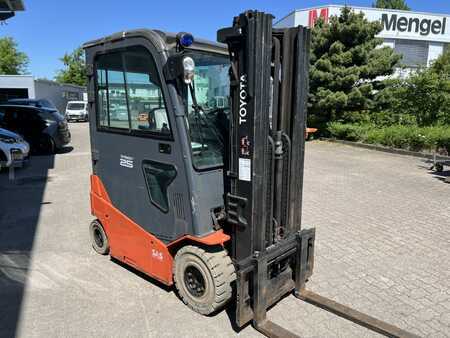 El Truck - 4-hjul 2015  Toyota 8 FBMKT 25 (3)
