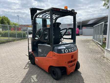 Elektro 4 Rad 2015  Toyota 8 FBMKT 25 (2)