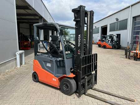 Elektro 4 Rad 2015  Toyota 8 FBMKT 25 (3)