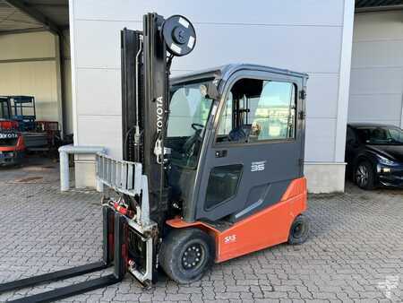 Eléctrica de 4 ruedas 2020  Toyota 8 FBMT 35 / Akku 72% (1)