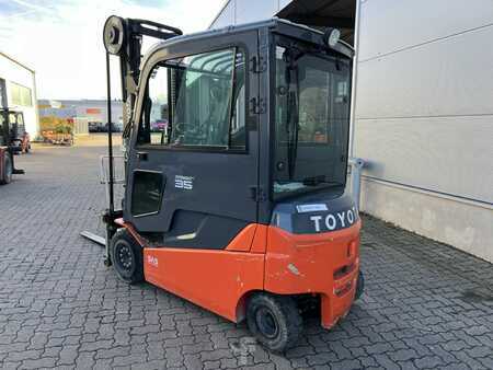 Eléctrica de 4 ruedas 2020  Toyota 8 FBMT 35 / Akku 72% (2)