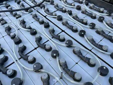 Eléctrica de 4 ruedas 2020  Toyota 8 FBMT 35 / Akku 72% (8)