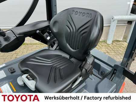 Elektro 4 Rad 2019  Toyota 8 FBMK 16 T / 810 Std! (4)