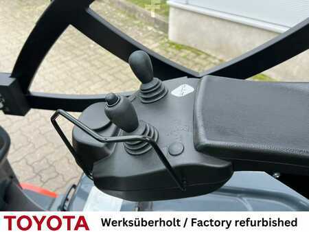 Elektro 4 Rad 2019  Toyota 8 FBMK 16 T / 810 Std! (5)