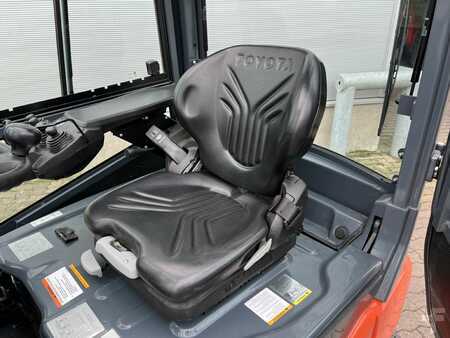 Elektro 4 Rad 2020  Toyota 8 FBMK 16 T / 780 Std.! (4)