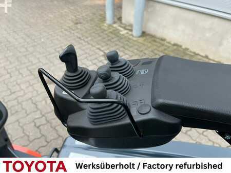 Eléctrica de 3 ruedas 2019  Toyota 8 FBEK 16 T (5)