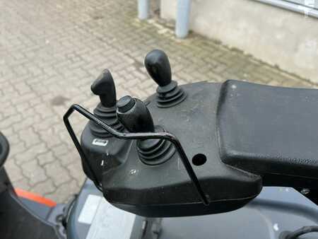 Elektromos 3 kerekű 2019  Toyota 8 FBE 18 T / Akku 88% (5)