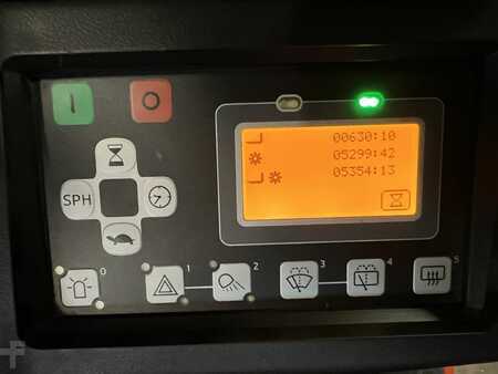 Elektromos 3 kerekű 2019  Toyota 8 FBE 18 T / Akku 88% (9)