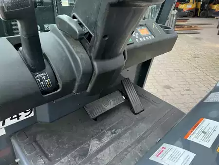 Eléctrico - 4 rodas 2015  Toyota 8 FBMT 30 / Akku 71% (7)