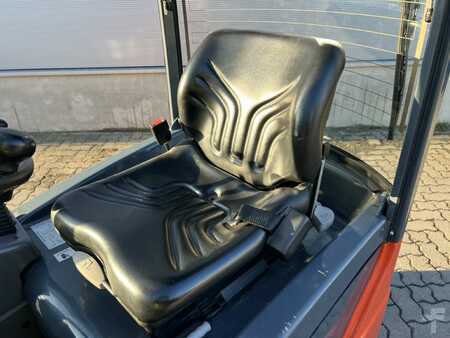 3-wiel elektrische heftrucks 2014  Toyota 7 FBEST 15 (4)