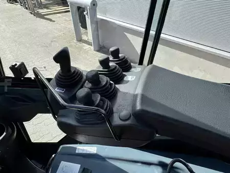 Chariots électriques à 4 roues 2020  Toyota 8 FBM 20 T / 1.240 h! (5)