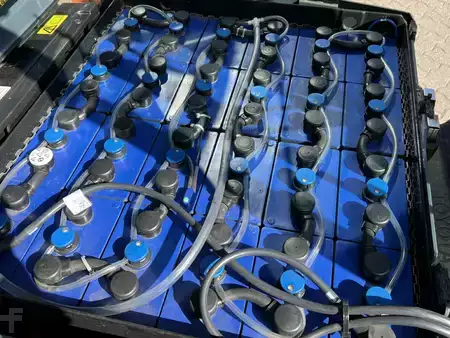 Chariots électriques à 4 roues 2020  Toyota 8 FBM 20 T / 1.240 h! (7)