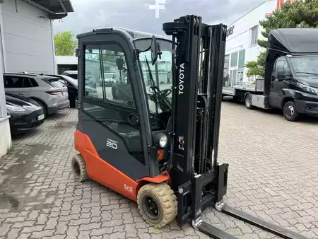 Eléctrico - 4 rodas 2020  Toyota 8 FBM 20 T / nur 180 h! (3)
