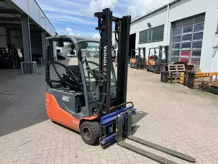 Eléctrica de 3 ruedas 2020  Toyota 8 FBE 20 T (3)
