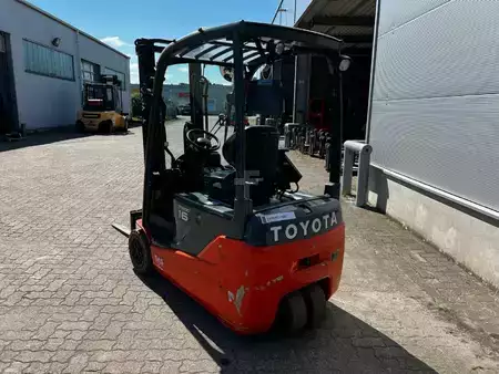El Truck - 3-hjul 2020  Toyota 8 FBE 16 T / nur 560 h! (2)