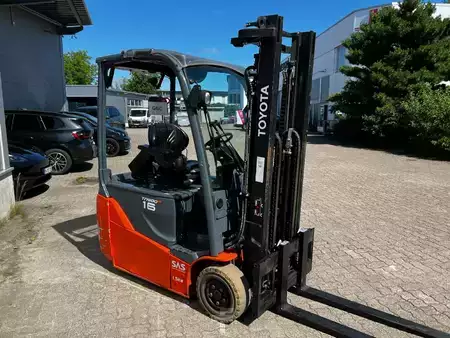 El Truck - 3-hjul 2020  Toyota 8 FBE 16 T / nur 560 h! (3)