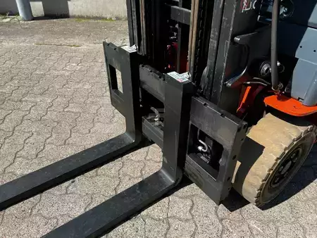 El Truck - 3-hjul 2020  Toyota 8 FBE 16 T / nur 560 h! (8)