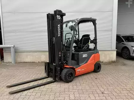Eléctrico - 4 rodas 2020  Toyota 8 FBMKT 20/ Akku 99% (1)