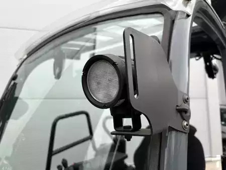 Eléctrico - 4 rodas 2020  Toyota 8 FBMKT 20/ Akku 99% (9)