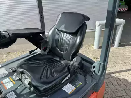 Elektryczne 3-kołowe 2015  Toyota 8 FBE 15 T / Akku 2023! (4)