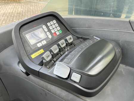 Chariots à mât rétractable 2014  Toyota RRE 160 HR / Akku 2021! (5)