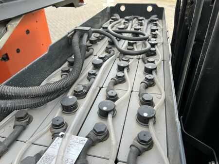 Chariots à mât rétractable 2014  Toyota RRE 160 HR / Akku 2021! (7)