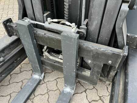 Chariots à mât rétractable 2014  Toyota RRE 160 HR / Akku 2021! (9)