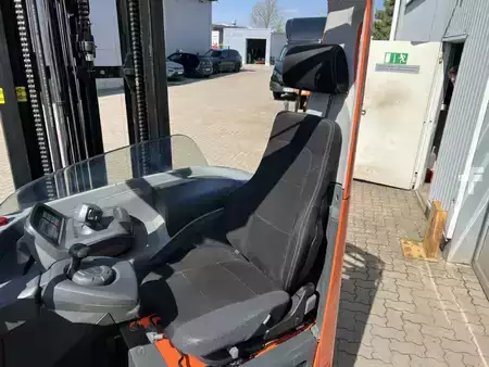 Schubmaststapler 2018  Toyota RRE 160 H (4)