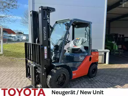 Dízel targoncák 2026  Toyota 52-8 FDF 30 (1)