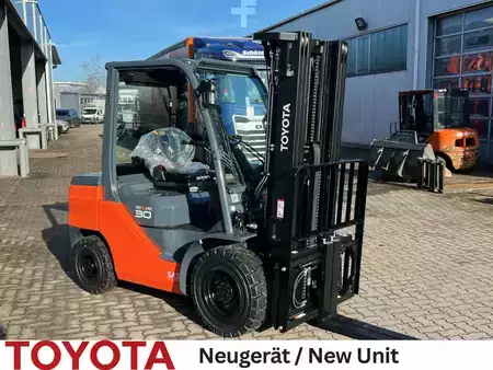 Dízel targoncák 2026  Toyota 52-8 FDF 30 (3)