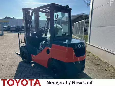 Dízel targoncák 2026  Toyota 52-8 FDF 30 (2)