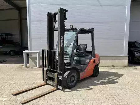 Dieselstapler 2017  Toyota 02-8 FDF 25 (1)