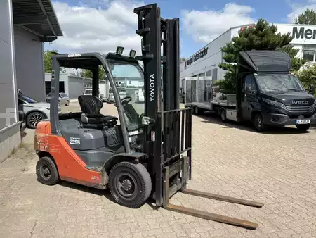 Dieselstapler 2017  Toyota 02-8 FDF 25 (3)