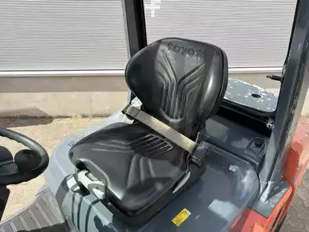 Dieselstapler 2017  Toyota 02-8 FDF 25 (4)