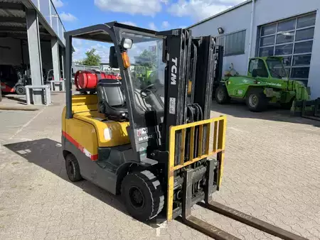 LPG Forklifts 2012  TCM FHG 18 T3 (3)
