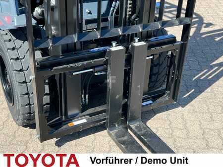 Carrelli elevatori GPL 2023  Toyota 02-8 FGF 30 / Demo (9)