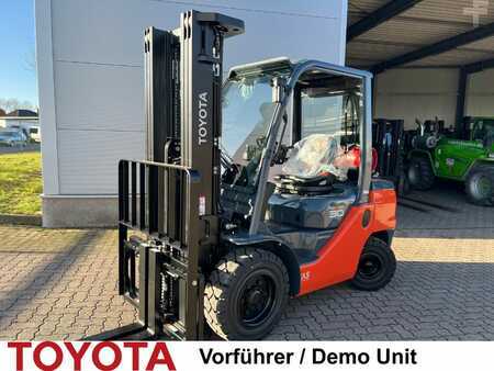 Carrelli elevatori GPL 2024  Toyota 02-8 FGF 30 / Demo (1)