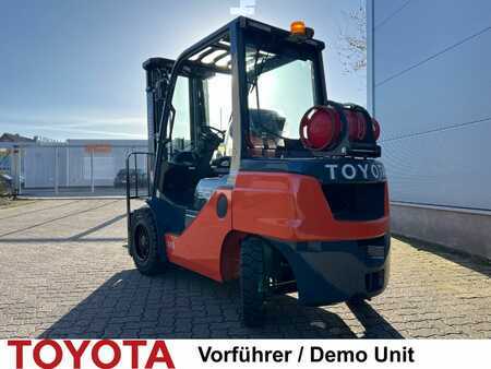 Carrelli elevatori GPL 2024  Toyota 02-8 FGF 30 / Demo (2)