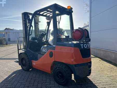 LPG heftrucks 2024  Toyota 02-8 FGF 30, Demo (2)