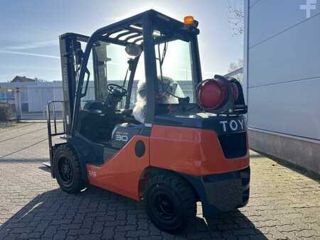 LPG heftrucks 2024  Toyota 02-8 FGF 30, Demo (2)