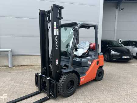 LPG Forklifts 2022  Toyota 02-8 FGF 25 / Demo (1)