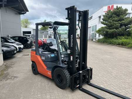 LPG Forklifts 2022  Toyota 02-8 FGF 25 / Demo (3)