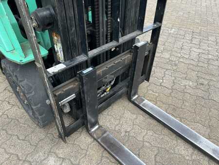 LPG Forklifts 2007  Mitsubishi FG 18 N (8)